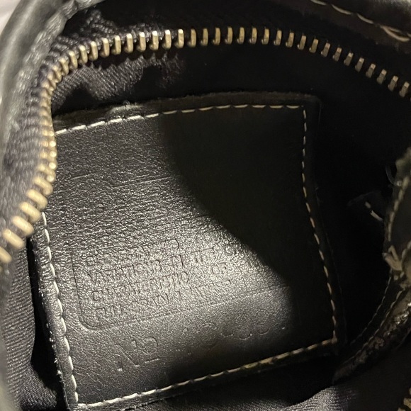 Rare Coach Crossbody - Picture 4 of 5